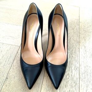Gianvito Rossi Milano black salon size 40 made in Italy